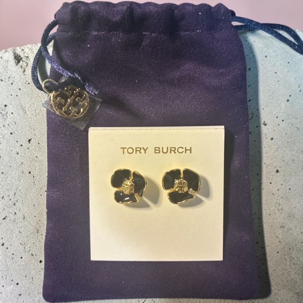 NWT Tory Burch Fleur Black Enamel Gold Double T Flower Stud Earrings + Pouch